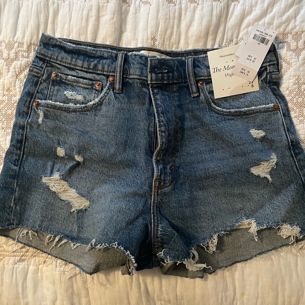 New with tags, NWT, Abercrombie and Fitch, Moms Short, High Rise, Size 29